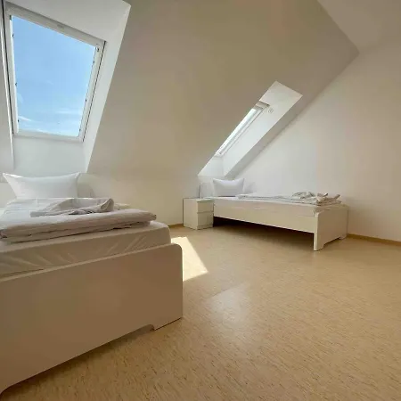 Sta1067 Moderne Monteurwohnung Mit Balkon *
